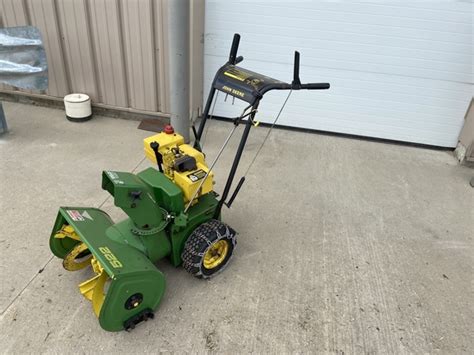 Hi guys,, I have an "Elderly" <strong>snowblower</strong> for sale that is in amasing shape with a Tecumseh H80 <strong>engine</strong> on it that runs like new. . John deere 522 snowblower engine